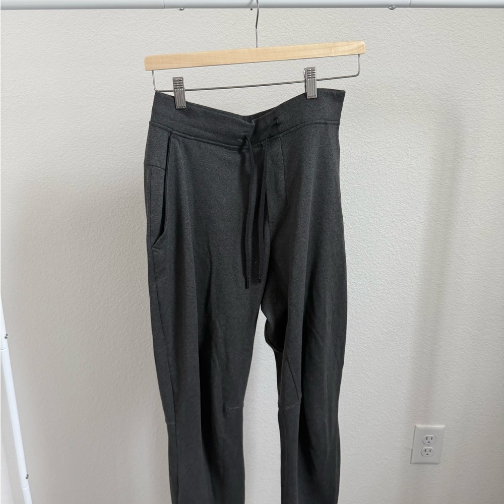 Lululemon Men's Charcoal Jogger Pant